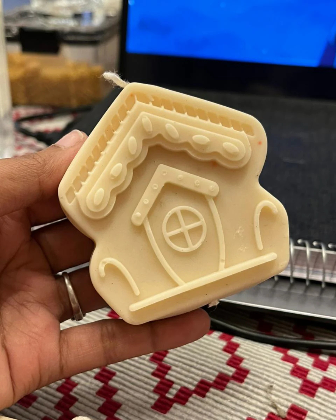 Christmas  home–shaped Candle