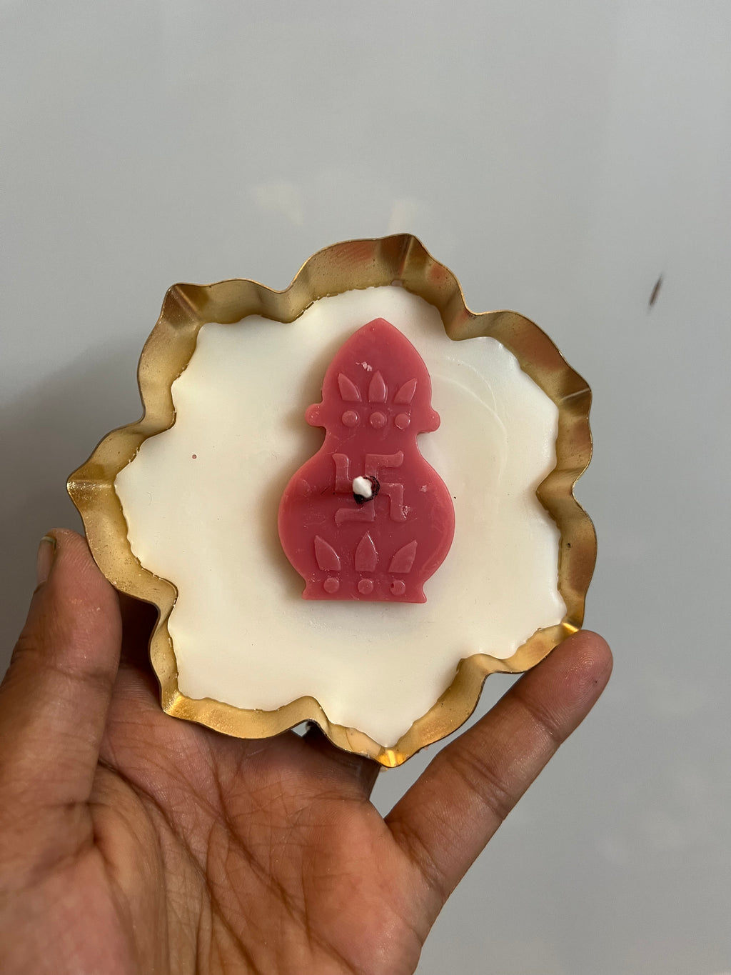 Handcrafted Floral Bouquet Soy Wax Candle - Urli