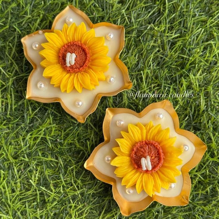 Handcrafted Floral Bouquet Soy Wax Candle - Urli